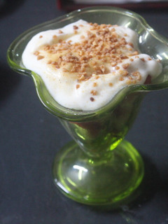 Una foto de Frambuesas con yogurt de mango