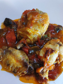 Una foto de Pollo al chilindrón con o sin olla GM h Deluxe
