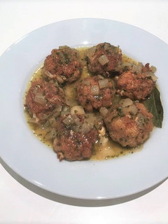 Una foto de Albóndigas de rape y gambas