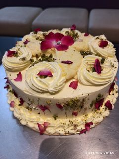 A picture of रसमलाई केक(rasmalai cake recipe in hindi).