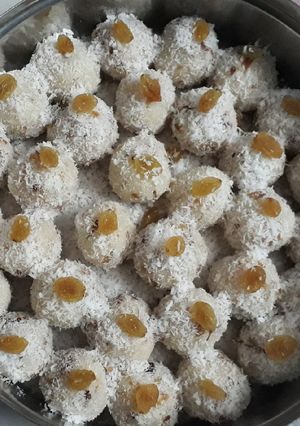 A picture of Khoya coconut ladoo.