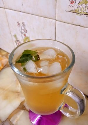 Una foto de Te Verde Helado con Menta y limón