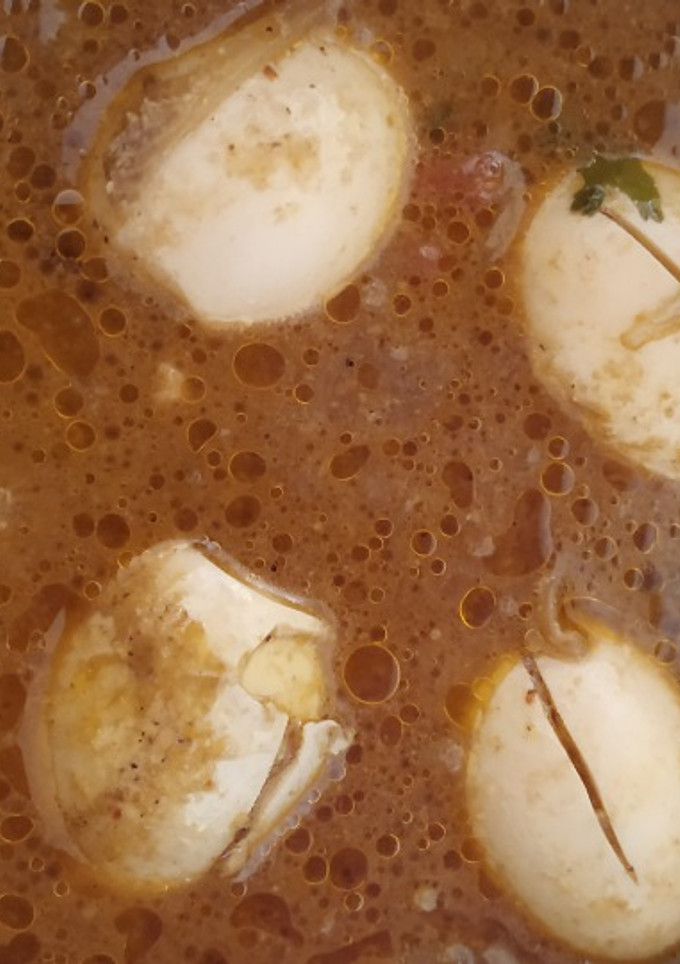 செட்டிநாடு முட்டை குழம்பு(chettinadu muttai kulambu recipe in tamil) செய்முறை முக்கிய புகைப்படம்