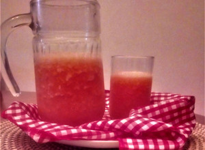 Una foto de Energético y Delicioso😋 Jugo de Yacon