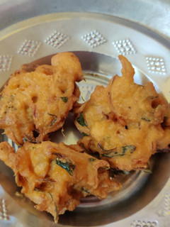 Onion பக்கோடா செய்முறை முக்கிய புகைப்படம்