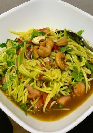 A picture of Spicy Thai Mango Salad.