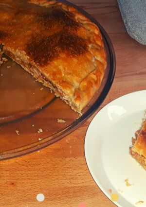 Una foto de Masa para empanada con relleno de pollo y champiñones a la carbonara