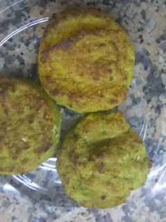 Una foto de Tortitas de brócoli y coliflor con parmesano en Thermomix