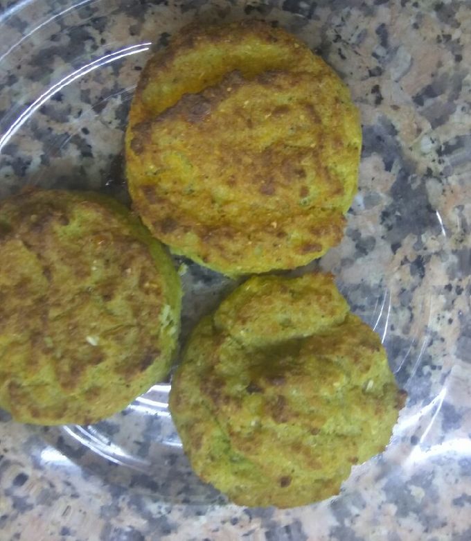 Foto principal de Tortitas de brócoli y coliflor con parmesano en Thermomix