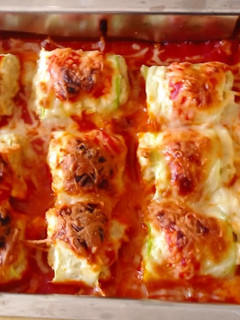 Una foto de Canelones de calabacín y pollo