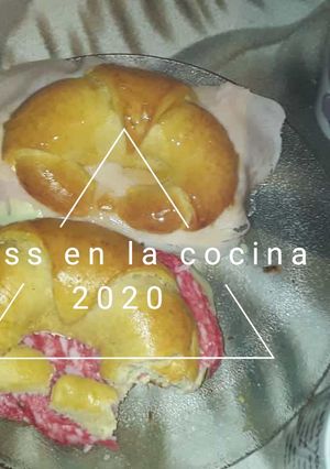 Una foto de Medias Lunas