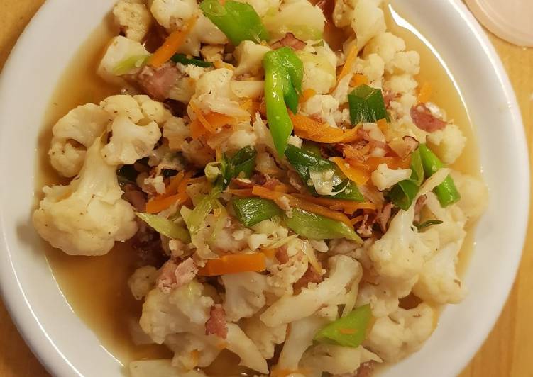 Cauliflower and bacon stir fly