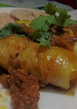 A picture of Potato filled cabbage یا بھرواں پتہ گوبھی.