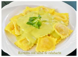 Foto principal de Raviolis con salsa de calabacín