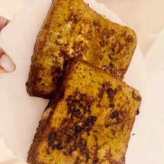 A picture of French Toast.