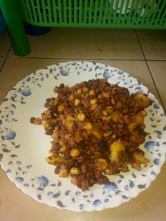 A picture of Githeri and plantain mixture.
