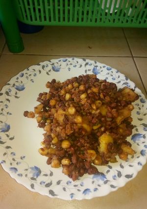 A picture of Githeri and plantain mixture.