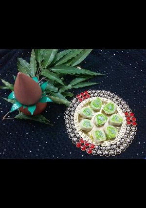 नारियल स्विस रोल बर्फी (Nariyal swiss roll barfi recipe in Hindi) रेसिपी मुख्य फोटो