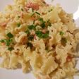 Pasta with smoked salmon and chives