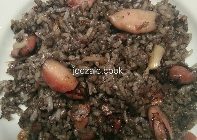 Standar Resep buat Nasi Goreng Cumi Hitam yang lezat