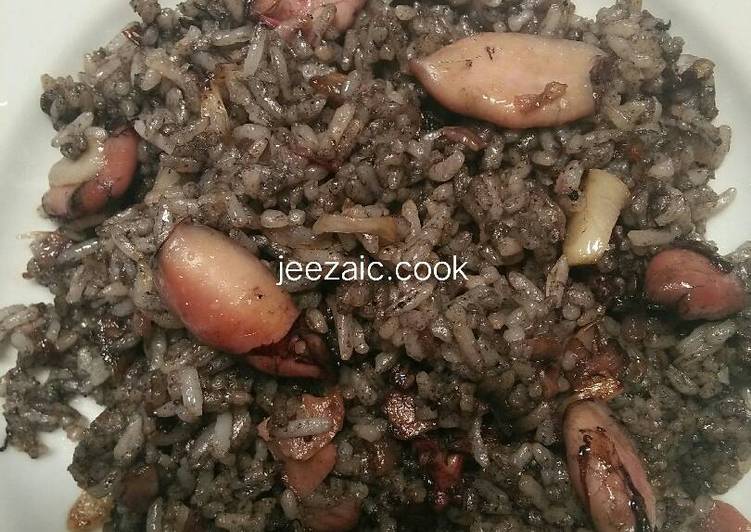 3Cara Memasak Nasi Goreng Cumi Hitam yang Enak