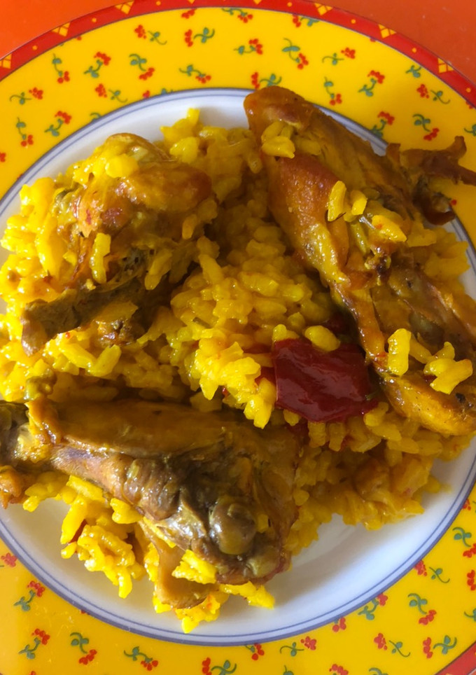 Una foto de Arroz con conejo