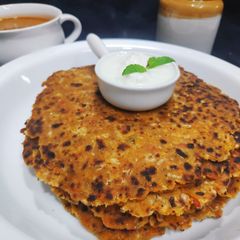 A picture of Mix vegetable paratha.