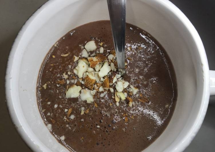 Cioccolata calda fondente con mandorle