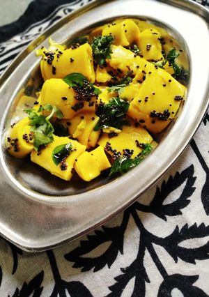 ખાંડવી (Khandvi in gujrati) રેસીપી મુખ્ય ફોટો