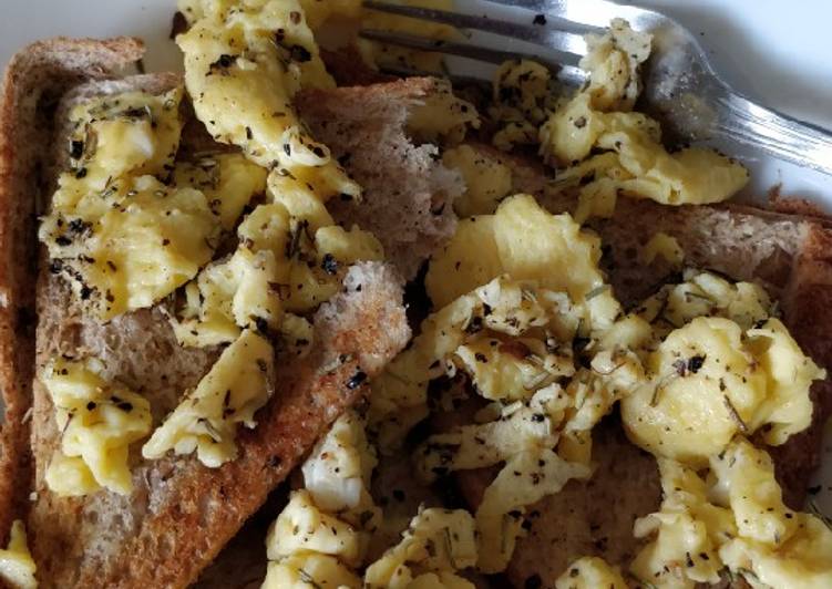 Resep Scramble Egg Bread yang Bikin Ngiler