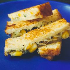 A picture of Cheesy garlic bread sticks.