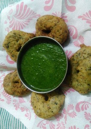 A picture of Daal vada.