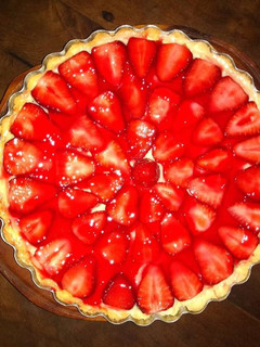 Una foto de Tarta de frutillas con pastelera