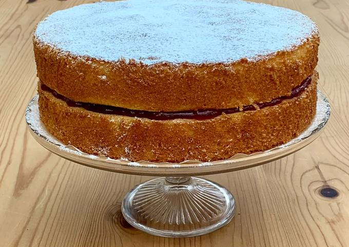 Classic Victoria Sponge