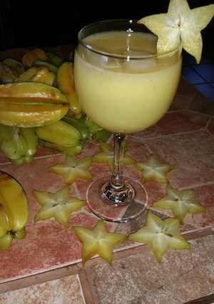 Una foto de JUGO DE CARAMBOLA (fruta estrella)