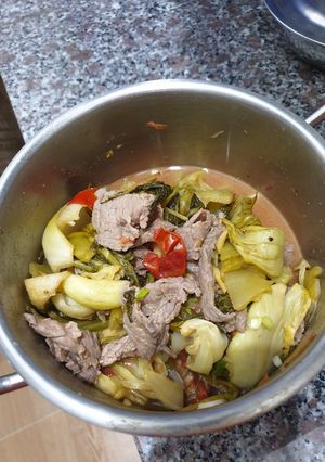 Hình của món Bò xào dưa chua.