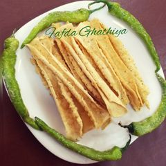 A picture of Fafda Ghathiya (Gujrati Snack).