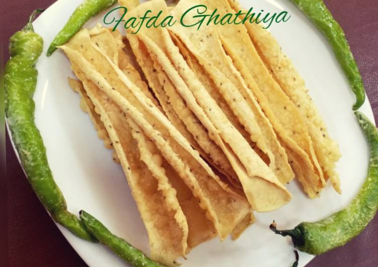 Recipe of Perfect Fafda Ghathiya (Gujrati Snack)