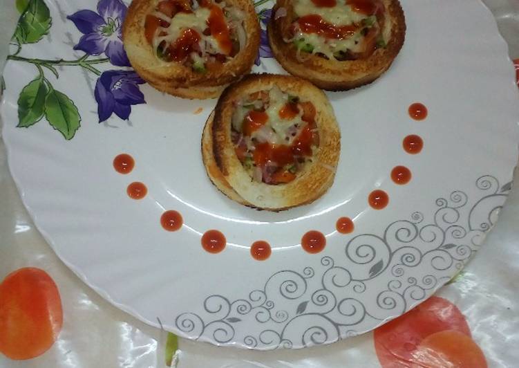 Bread rings pizza