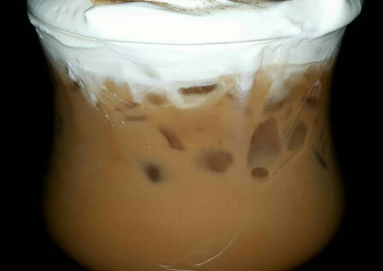 Step-by-Step Guide to Prepare Yummy Mike's Iced Chocolate Banana Mocha