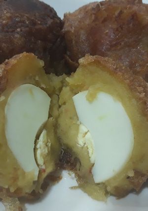 A picture of Egg Potato balls.