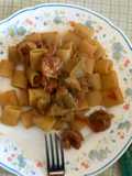Mezze maniche rigate con pesce