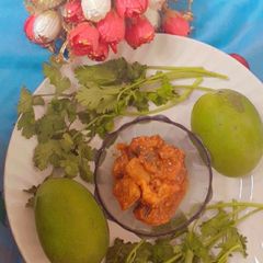 A picture of Raw mango pickle.