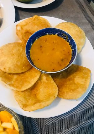 A picture of Khasta Kachori.