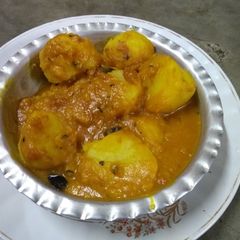 A picture of Potato butter masala.