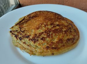 Una foto de Panquecas🧇de mazorca🌽y guineo🍌 maduro🥞