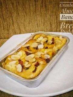 Foto resep Cranberry-Almond Banana Bread Pudding