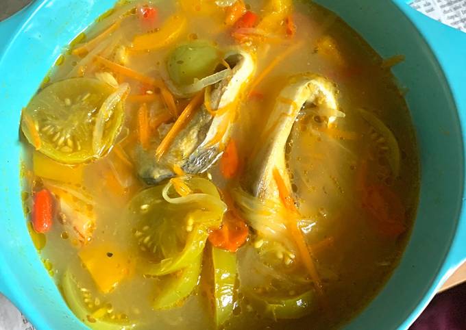 Bagaimana Membuat Ikan Kuah Kuning (Asem-Asem Bandeng) yang Lezat