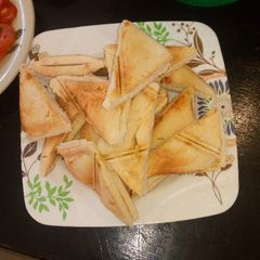 A picture of Fish toasted bread.