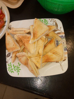 A picture of Fish toasted bread.